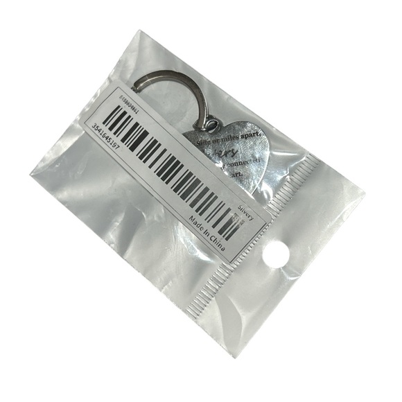 Sisters Keychain - Picture 3 of 3